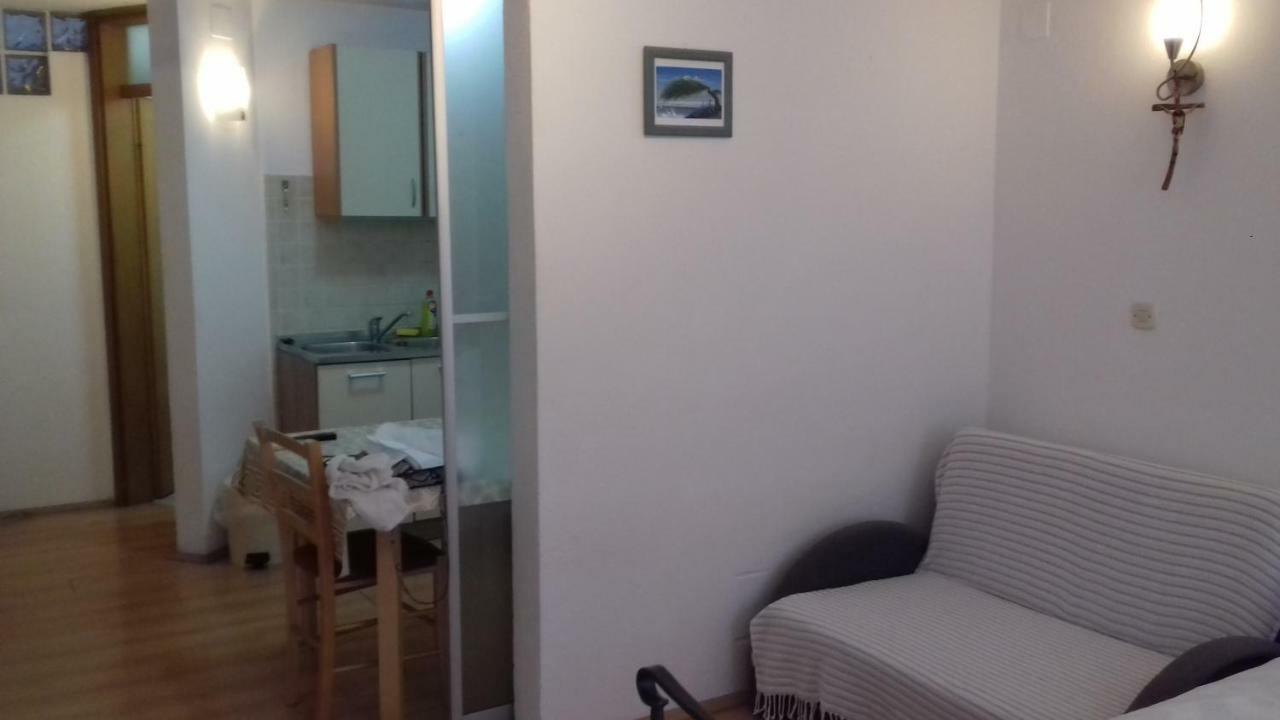Apartments Mime - Small House Vodice Exterior photo